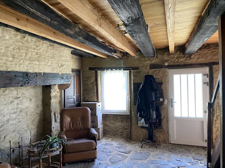 2 bed stone house for sale near Bujaleuf