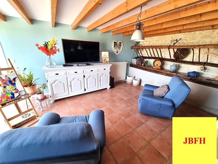 3 bed stone house for sale near Viennay