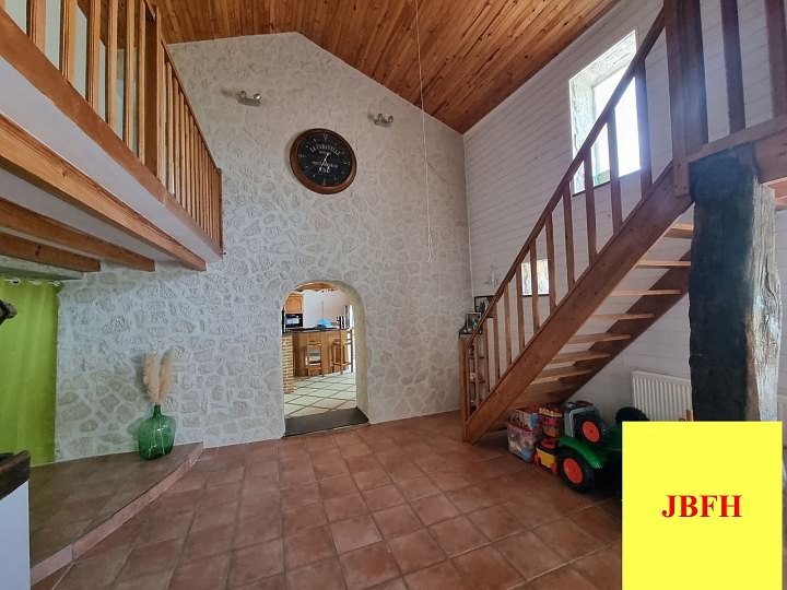 3 bed stone house for sale near Viennay