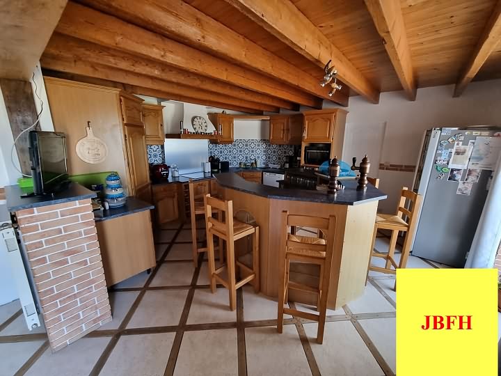 3 bed stone house for sale near Viennay
