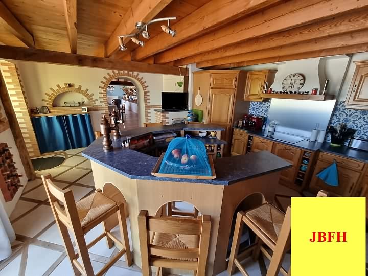 3 bed stone house for sale near Viennay