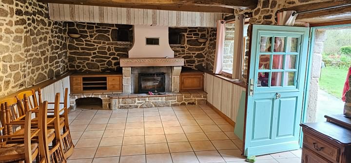 3 bed stone house for sale near Perret