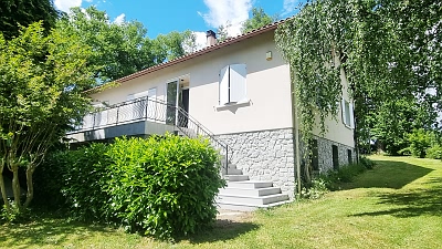 7 bed stone house for sale near Goulat