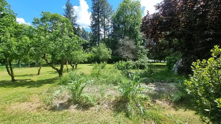 7 bed stone house for sale near Goulat