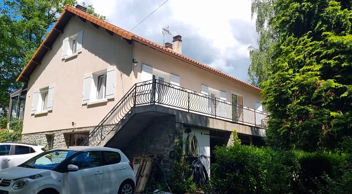7 bed stone house for sale near Goulat