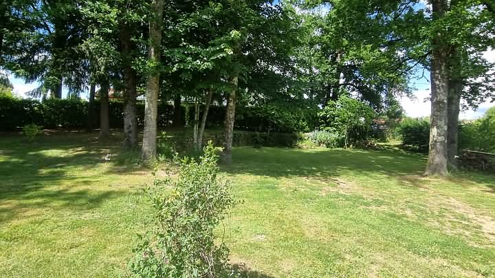 7 bed stone house for sale near Goulat