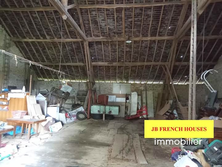 Stone barn to renovate near Glénic
