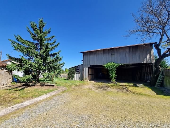 4 bed stone house for sale near Viennay