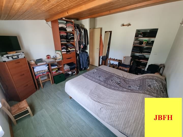 4 bed stone house for sale near Viennay