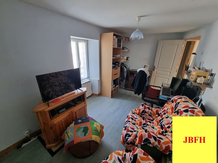4 bed stone house for sale near Viennay