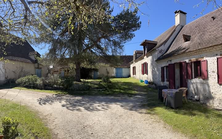 5 bed stone house for sale near Ajat