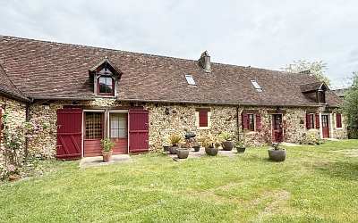 6 bed stone house for sale near Aubas