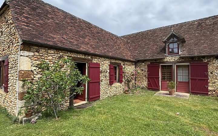 6 bed stone house for sale near Aubas