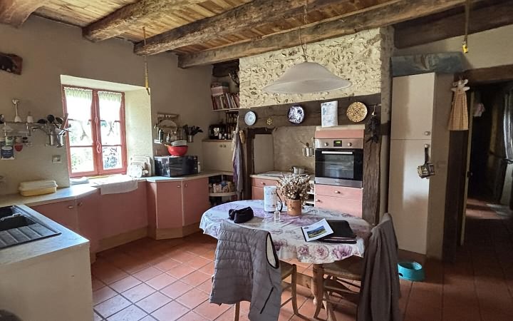 6 bed stone house for sale near Aubas