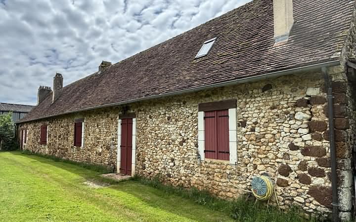 6 bed stone house for sale near Aubas