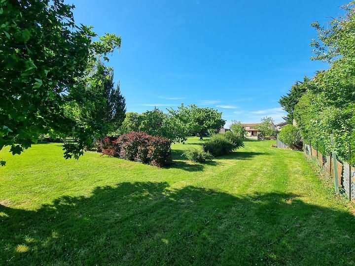 3 bed stone house for sale near Viennay