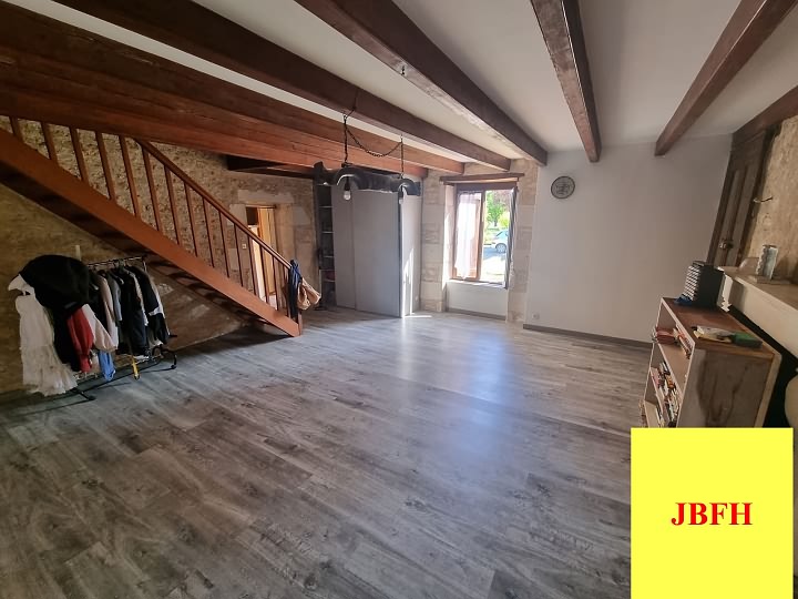 3 bed stone house for sale near Viennay