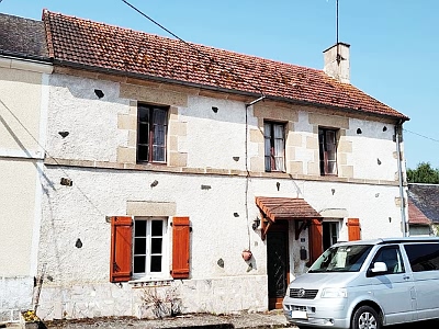 Natuurstenen huis met 3 slaapkamers te koop nabij Gest