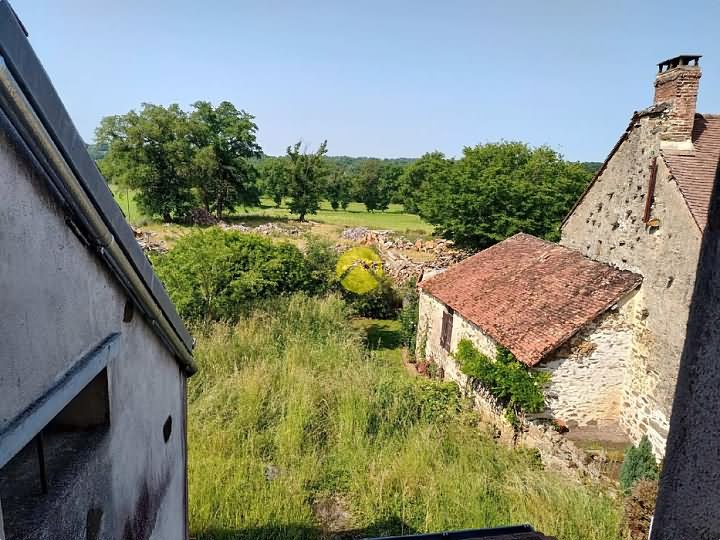 Natuurstenen huis met 3 slaapkamers te koop nabij Gest