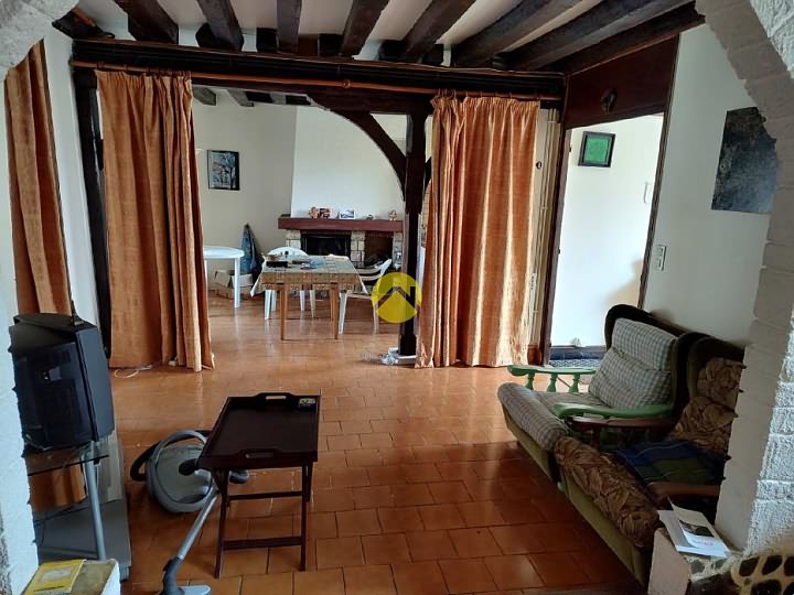 Natuurstenen huis met 3 slaapkamers te koop nabij Gest