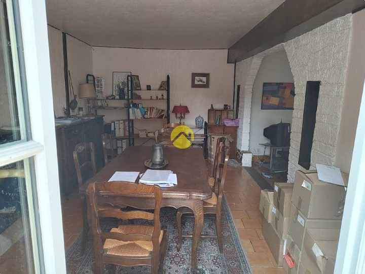 Natuurstenen huis met 3 slaapkamers te koop nabij Gest