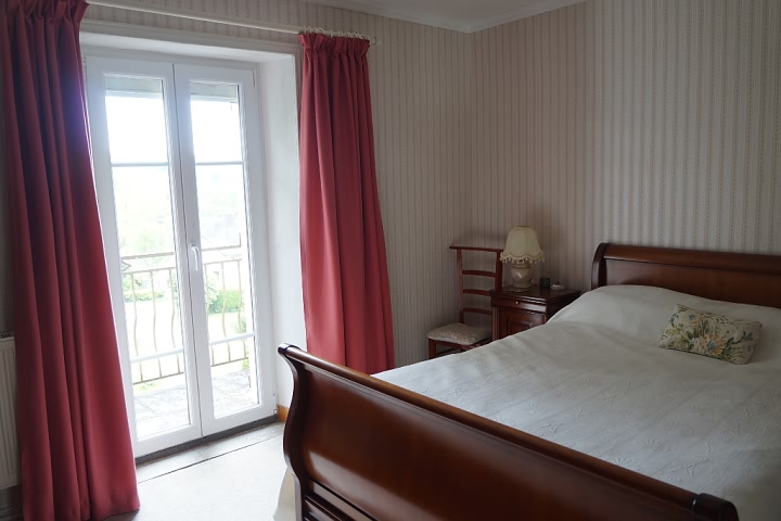 4 bed stone house for sale near Keraden