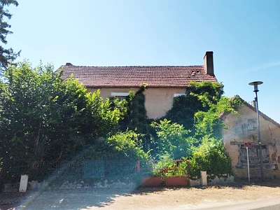 Natuurstenen huis te renoveren nabij Gest