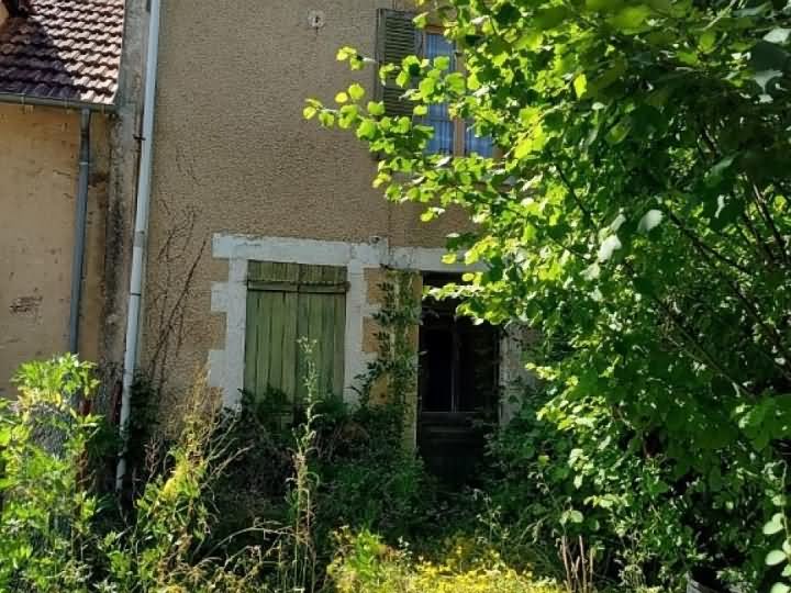 Natuurstenen huis te renoveren nabij Gest
