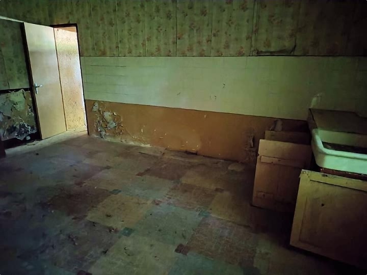 Natuurstenen huis te renoveren nabij Gest