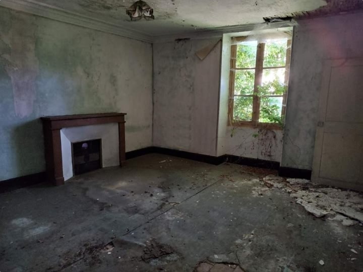 Natuurstenen huis te renoveren nabij Gest