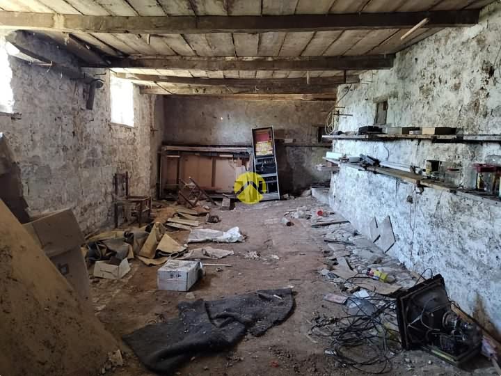 Natuurstenen huis te renoveren nabij Gest