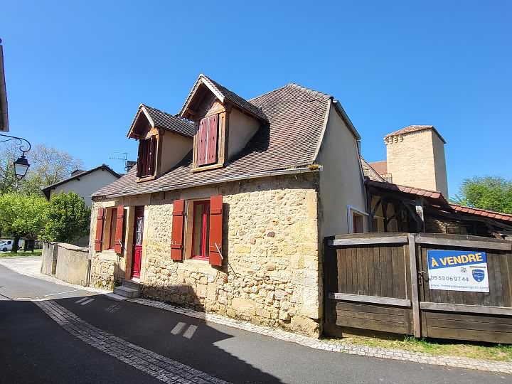 2 bed stone house for sale near Dordogne and Lot