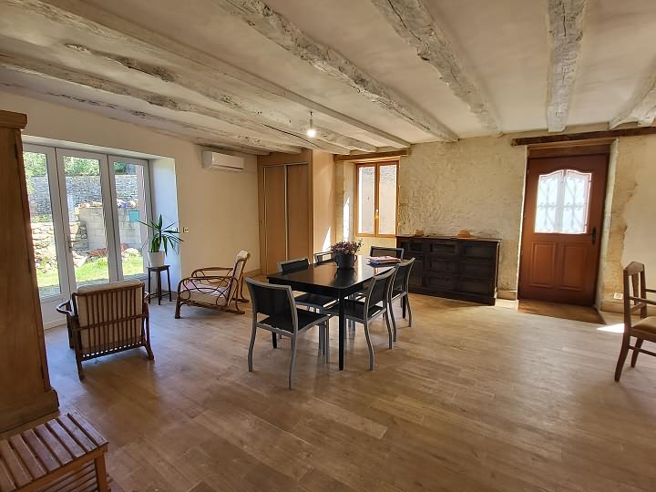 2 bed stone house for sale near Dordogne and Lot