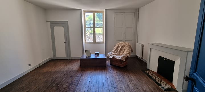 4 bed stone house for sale near Goulat