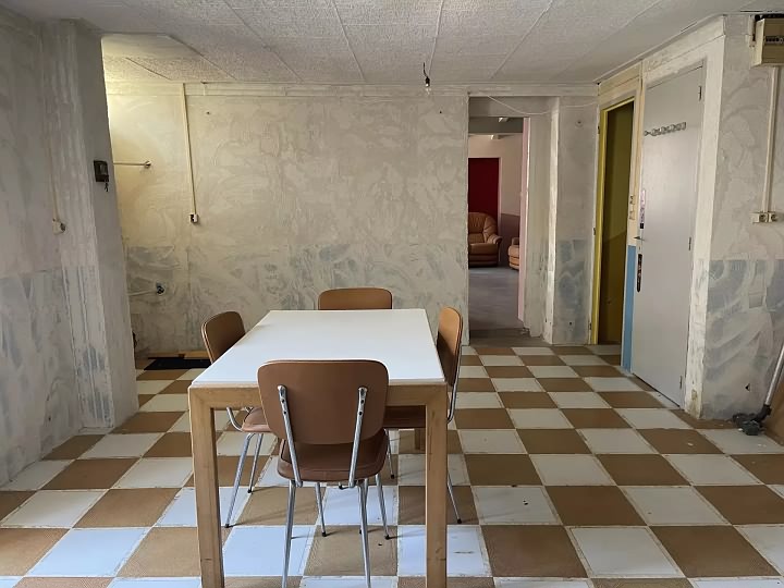 Stone house to renovate near Aizet