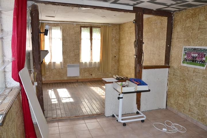 Stone house to renovate near Cisai Saint Aubin