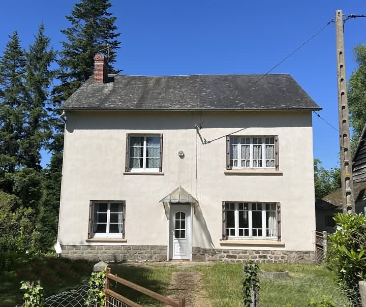 3 bed stone house for sale near Rabodanges