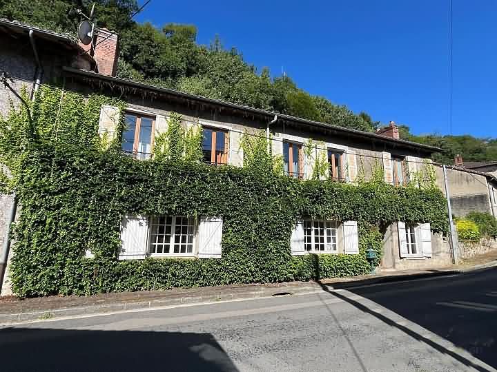 5 bed stone house for sale near Farebout
