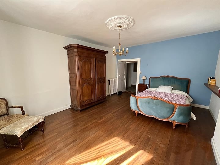 5 bed stone house for sale near Farebout
