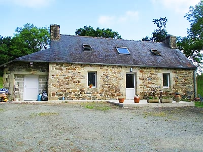 4 bed stone house for sale near Keraden