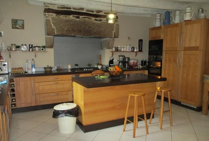 4 bed stone house for sale near Keraden