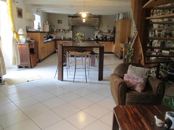 4 bed stone house for sale near Keraden