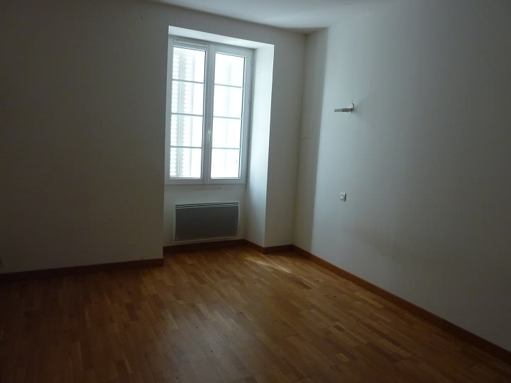 2 bed stone house for sale near Liglet