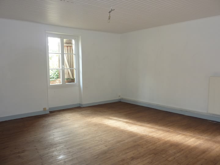 2 bed stone house for sale near Liglet