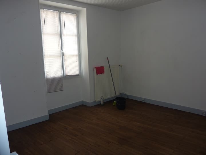 2 bed stone house for sale near Liglet