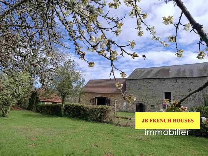 Stone barn to renovate near Farges