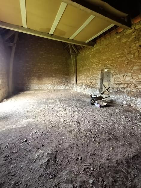 Stone barn to renovate near Farges