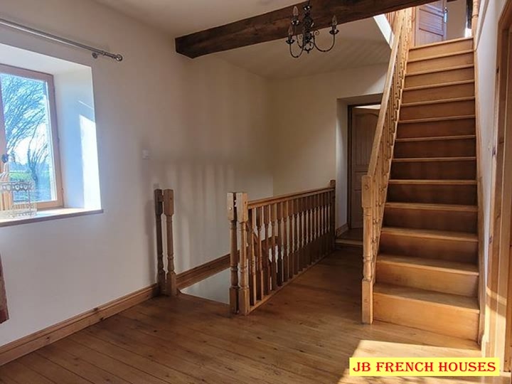 5 bed stone house for sale near Bion