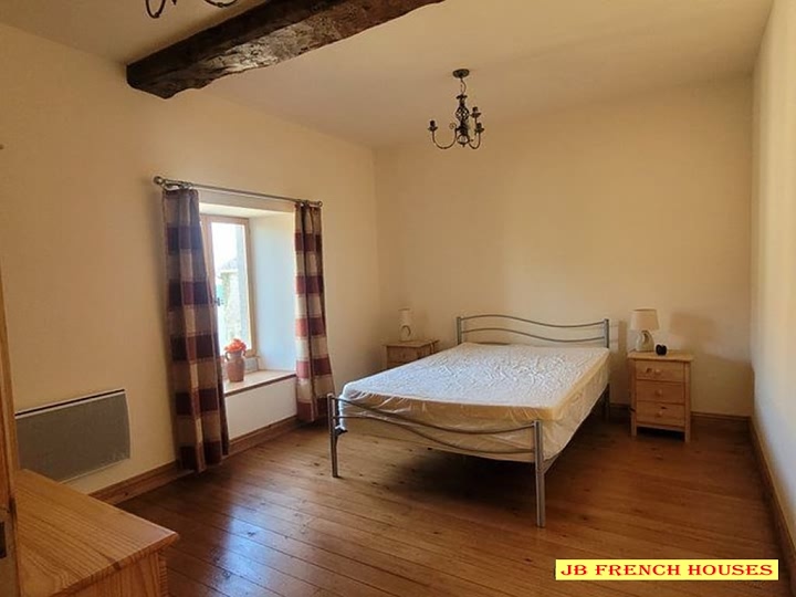 5 bed stone house for sale near Bion