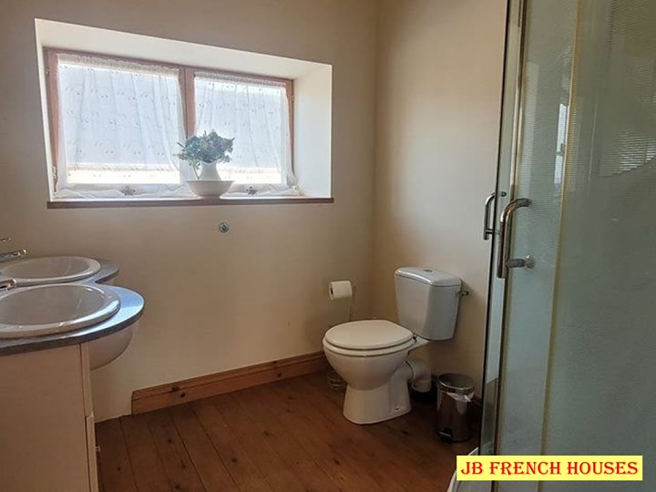 5 bed stone house for sale near Bion